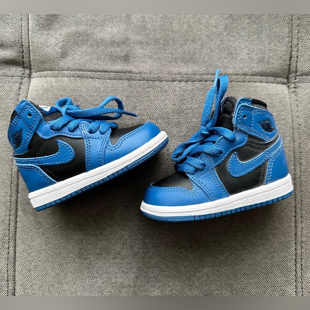 Jordan 1 Retro High OG Dark Marina Blue size 4c